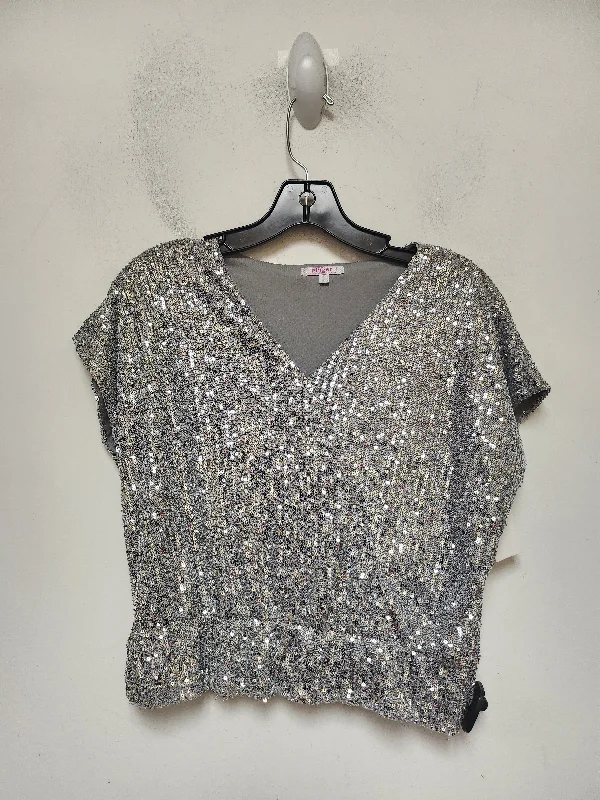 Top Sleeveless By Ginger In Silver, Size: L