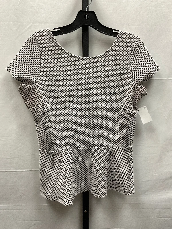 Black & White Top Short Sleeve Banana Republic, Size 10