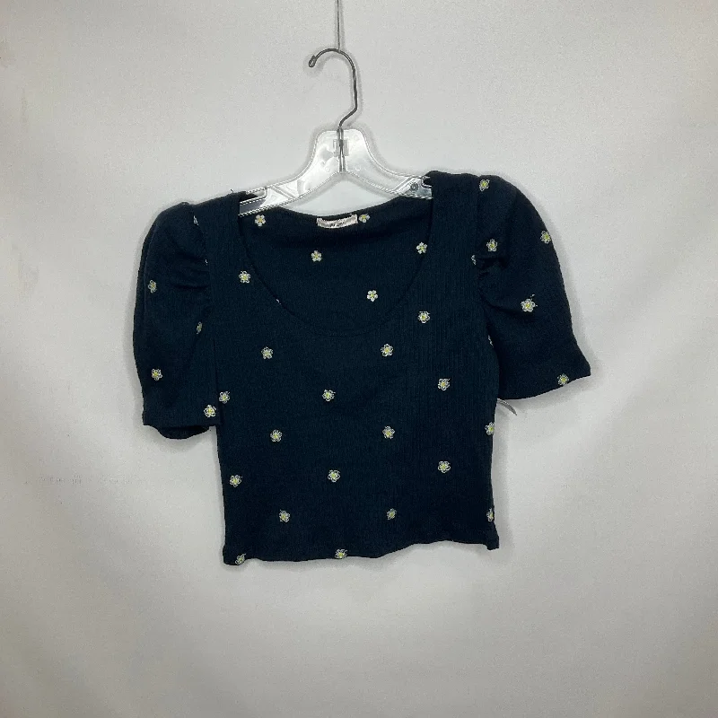 Navy Top Short Sleeve Francesca's, Size M